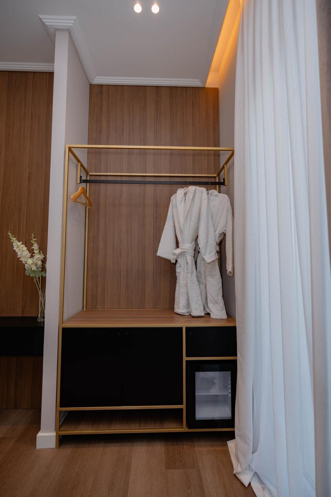 Royal Hill Hotel Vorë 외부 사진