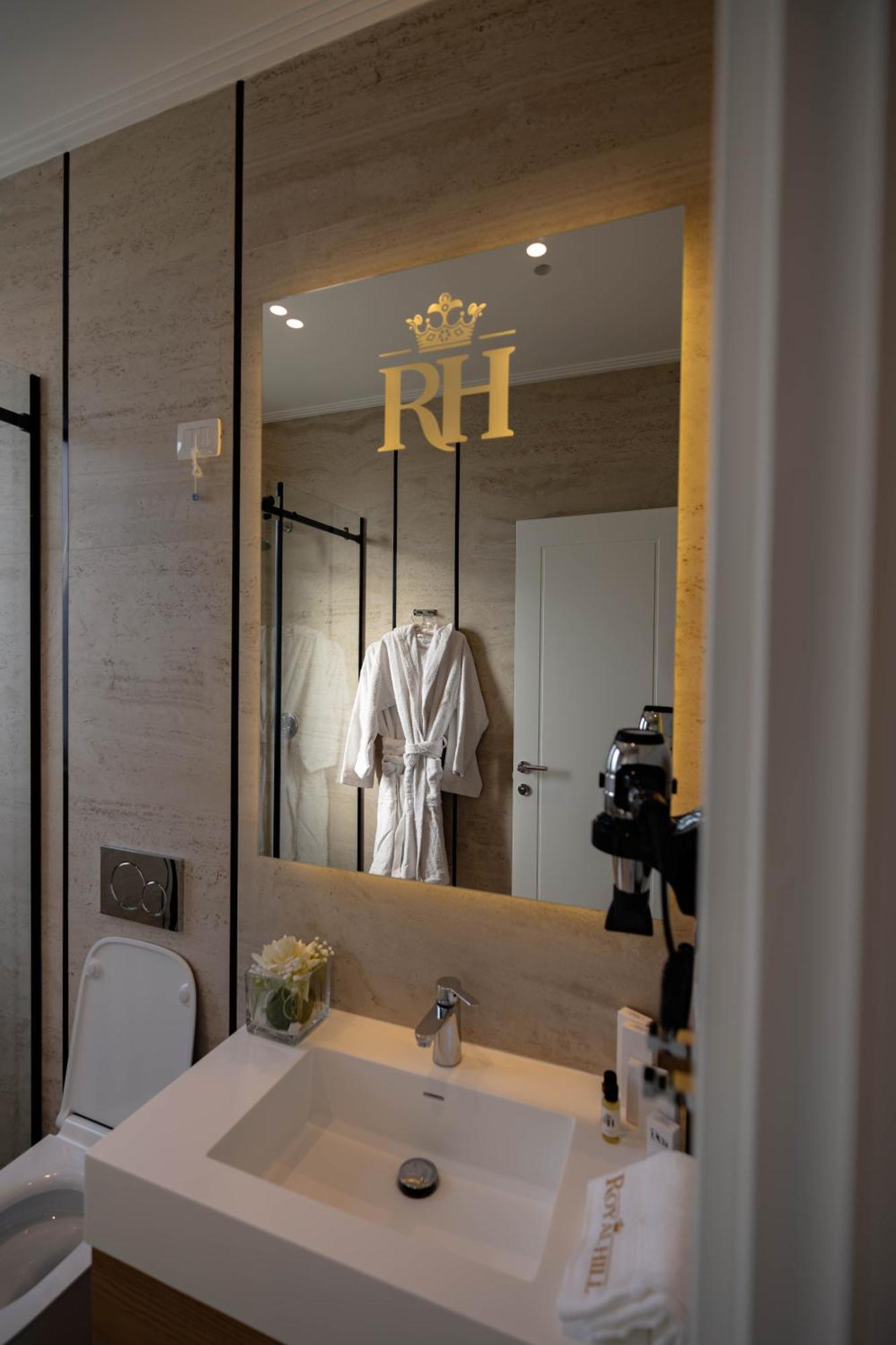 Royal Hill Hotel Vorë 외부 사진