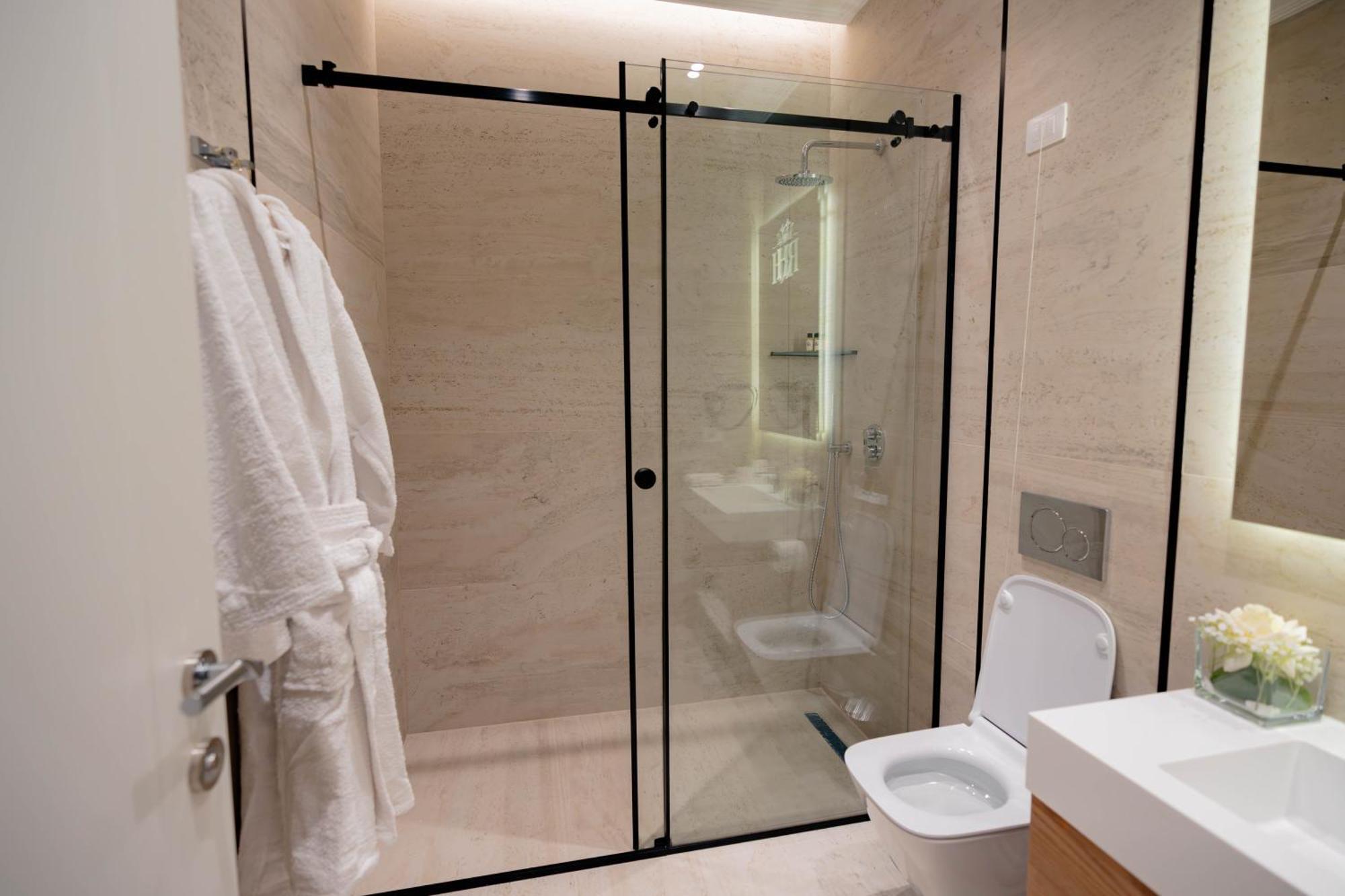 Royal Hill Hotel Vorë 외부 사진