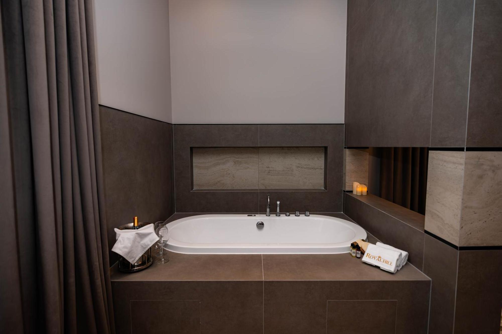 Royal Hill Hotel Vorë 외부 사진