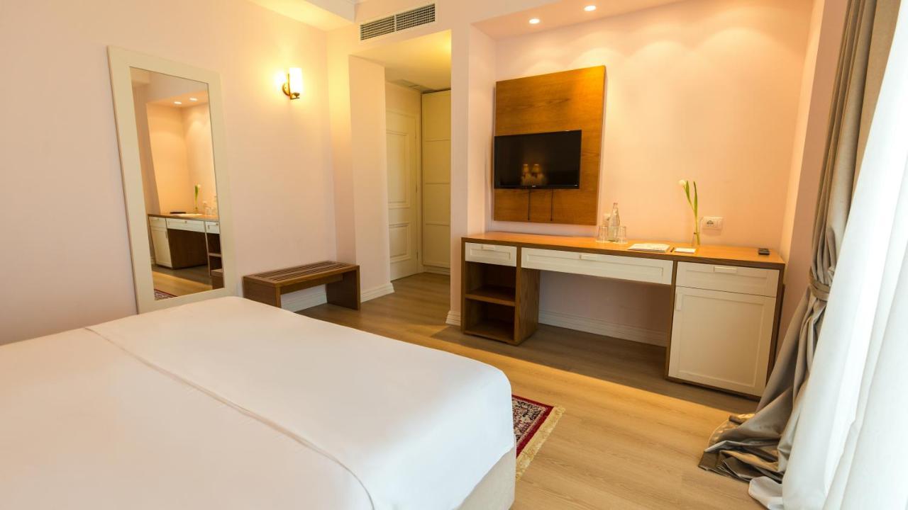 Royal Hill Hotel Vorë 외부 사진