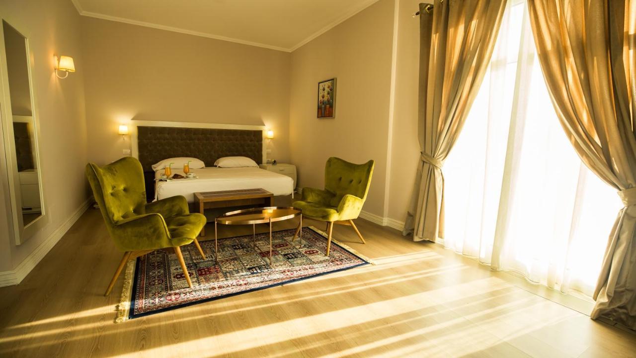 Royal Hill Hotel Vorë 외부 사진