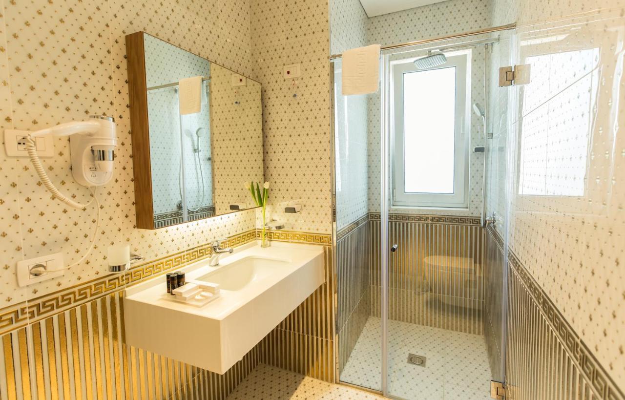 Royal Hill Hotel Vorë 외부 사진