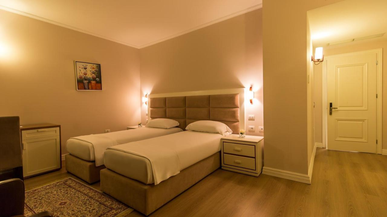 Royal Hill Hotel Vorë 외부 사진
