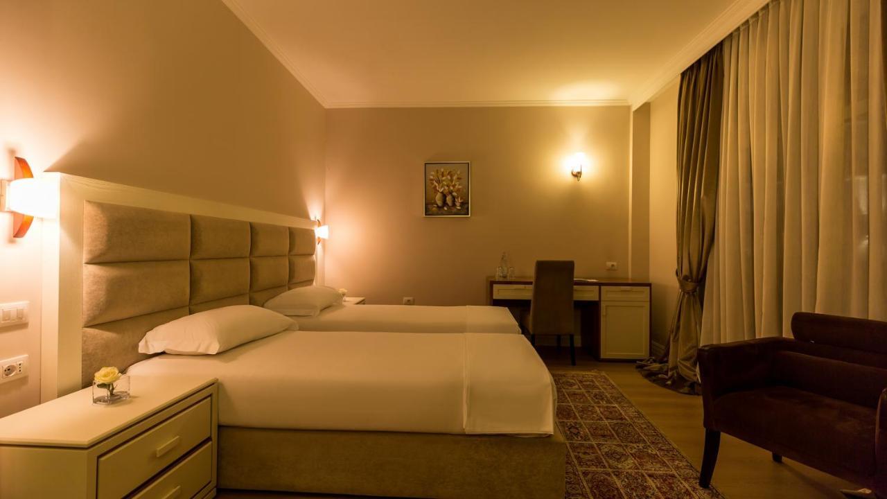 Royal Hill Hotel Vorë 외부 사진