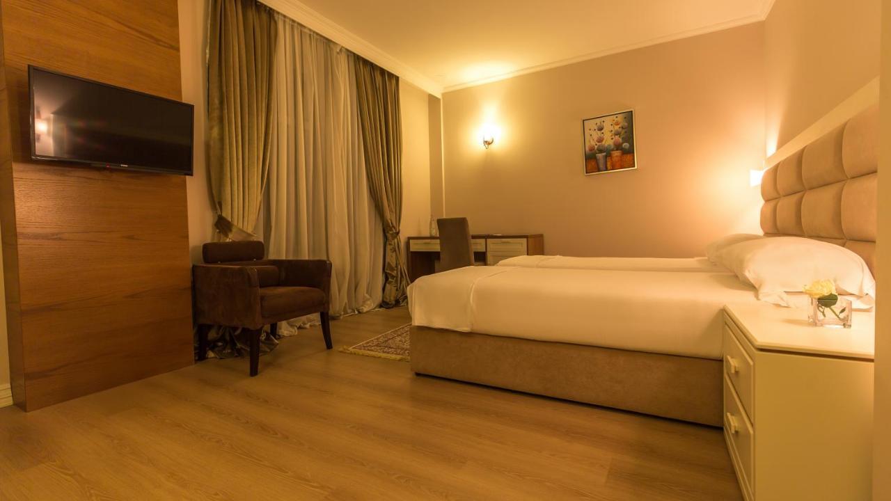 Royal Hill Hotel Vorë 외부 사진