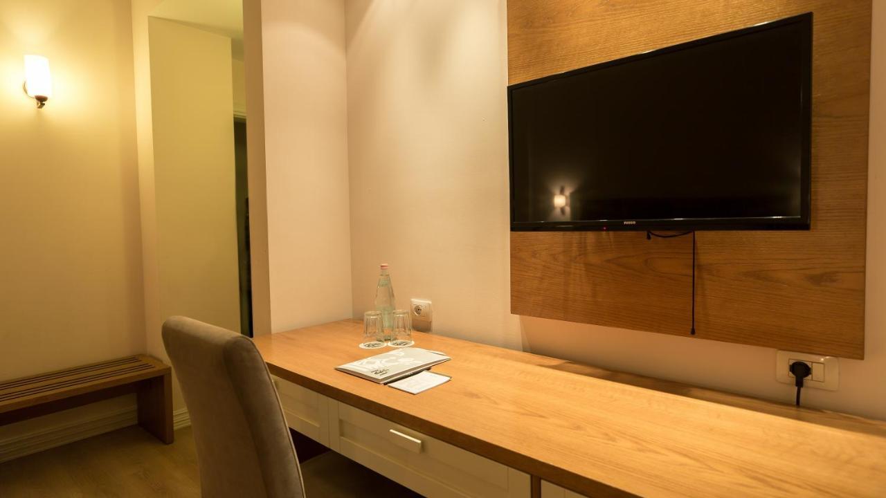 Royal Hill Hotel Vorë 외부 사진